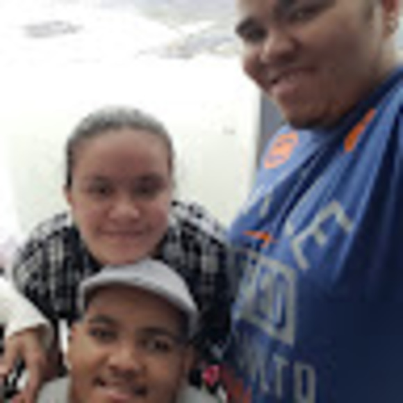 Meet your Posher, Xiomara - Picture 1 of 1